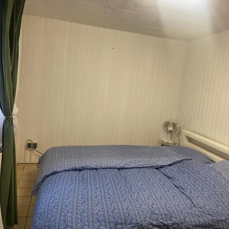 Einzelne Mit Gemeinschaft Dusche Apartman *